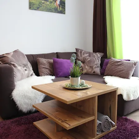 Cozy Chalet In Wei Priach With Terrace Weisspriach