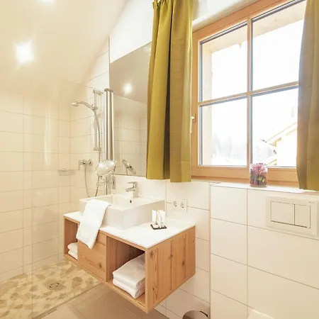 Cozy Chalet In Wei Priach With Terrace 샬레