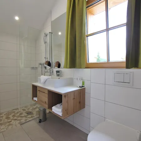 Cozy Chalet In Wei Priach With Terrace 샬레 Weisspriach