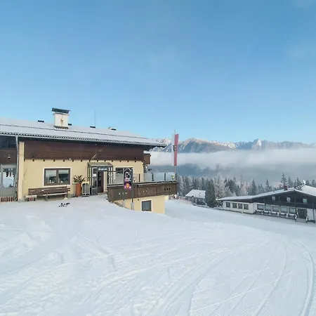 Cozy Chalet In Wei Priach With Terrace Weisspriach
