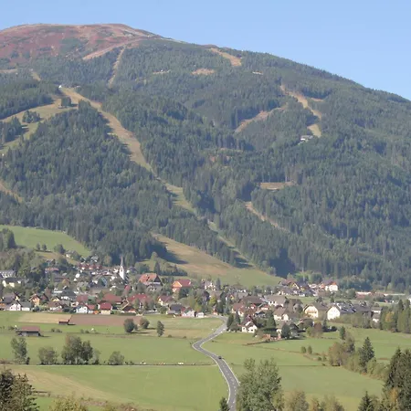 Cozy Chalet In Wei Priach With Terrace Weisspriach