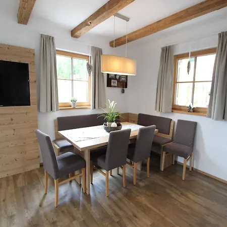 Cozy Chalet In Wei Priach With Terrace 샬레 *